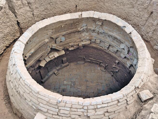 的穹顶已在早期被破坏此次发掘的墓葬数量较多,时代包括汉代,元代