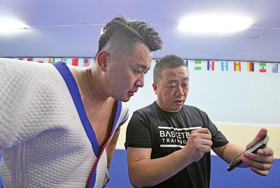 近些年来,虽然中国式摔跤运动不再如昔日一般红火,但在济南却仍然活跃