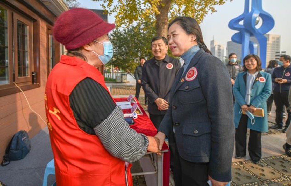 市委宣传部相关领导,济南日报报业集团集团党委委员,副总编辑宋文强