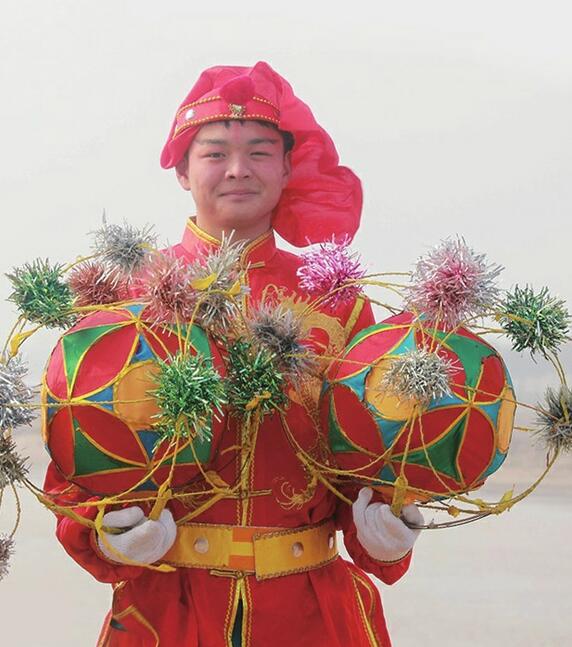 队员平均年龄仅15岁的新生代将绣球灯舞跳进了省级非遗代表性项目