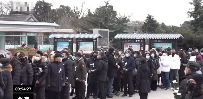 多位央视主播现身送别赵赫