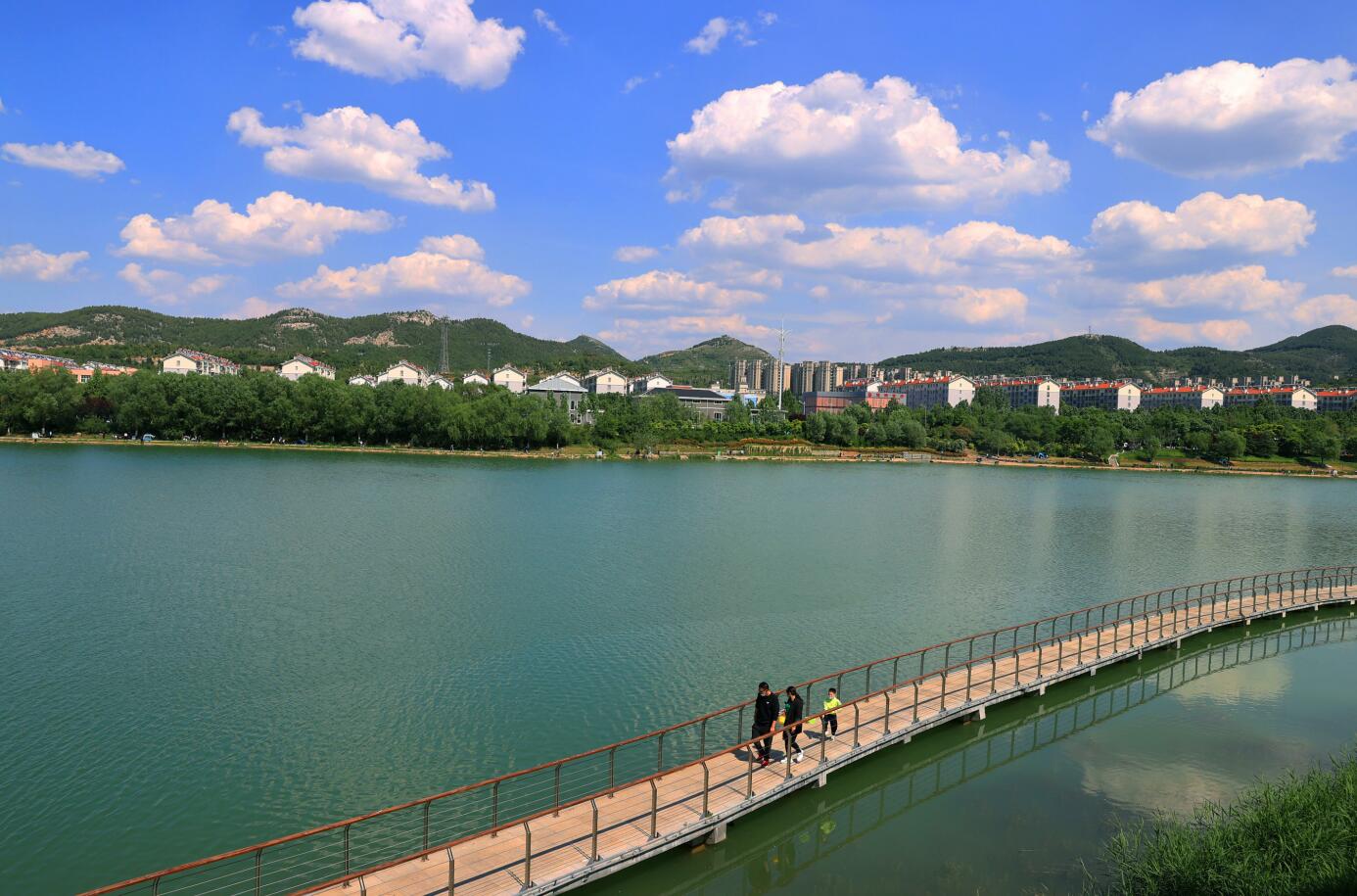 济南凤凰湖风景区图片