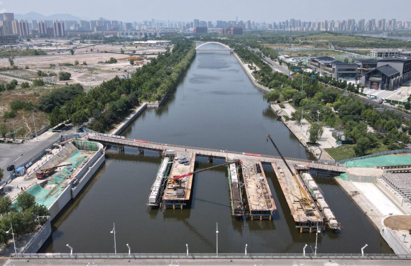 奥体西路跨小清河桥即将开始吊装桥梁主体