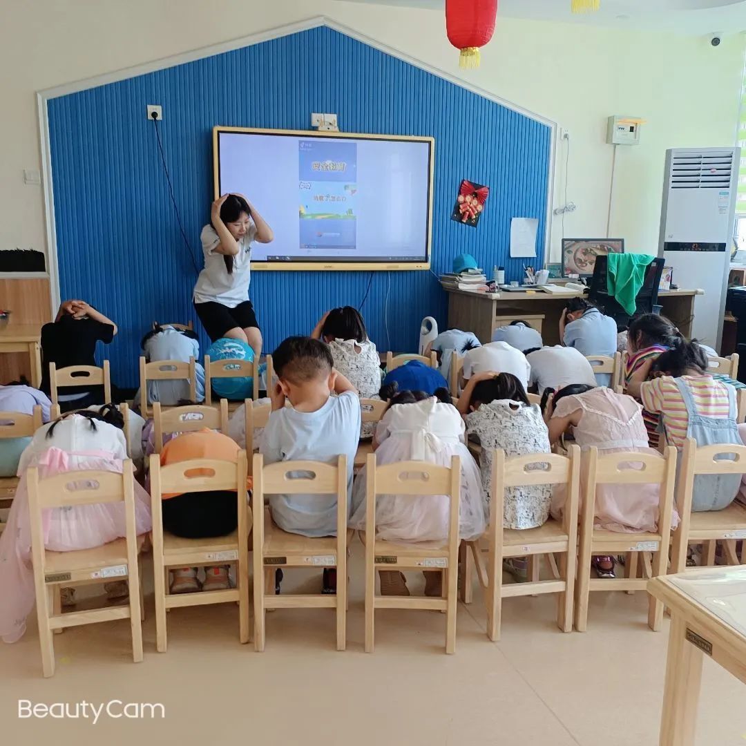 防震减灾安全常在莱芜区嬴昊实验幼儿园应急避震疏散演练