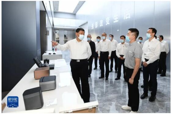 習近平:保持戰(zhàn)略定力,堅定做好自己的事