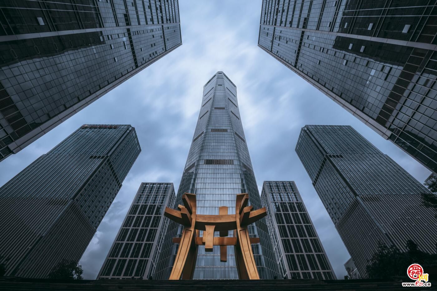 不同视角观赏云鼎大厦,壮观