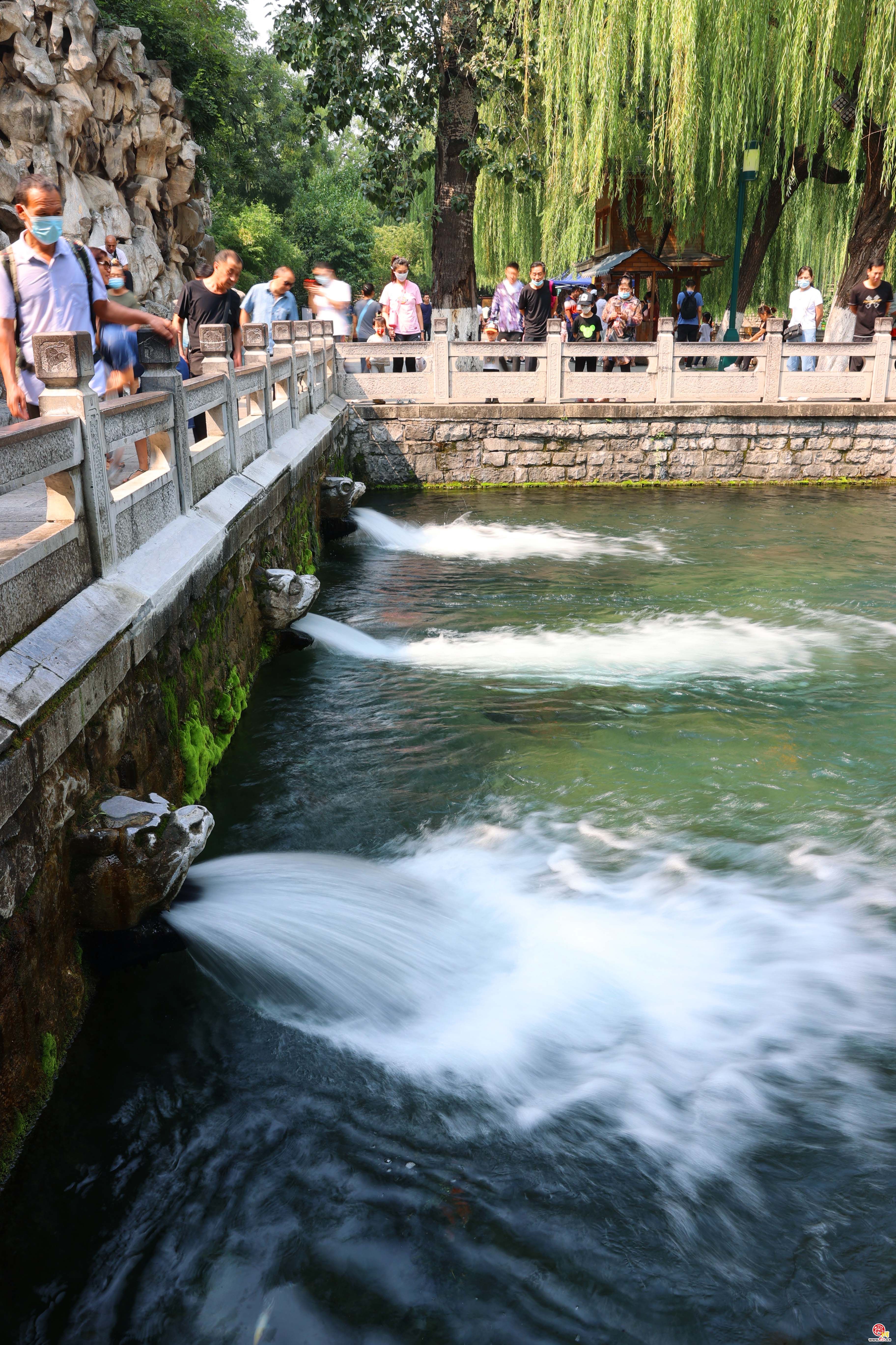 中秋节恰逢泉水节泉水游更火爆