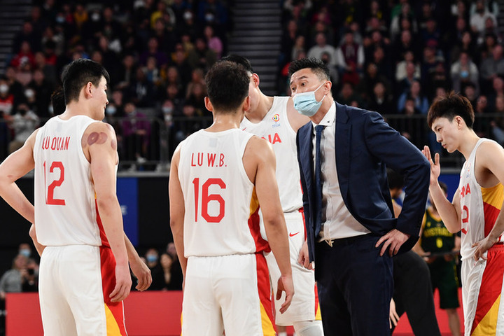 中国男篮考虑归化球员，你支持吗？