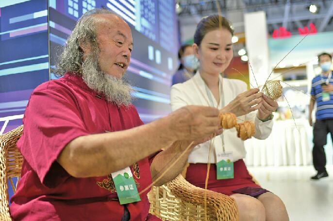 以“手造”之名书写齐鲁故事 第三届中国国际文化旅游博览会、首届中华传统工艺大会落幕