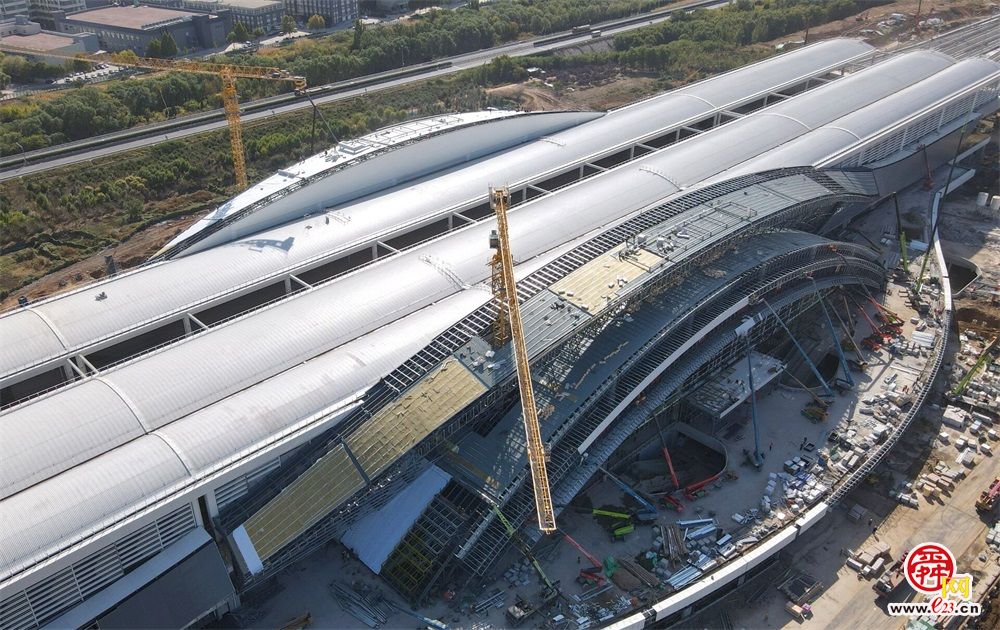 济莱高铁最大中间站启动外装施工