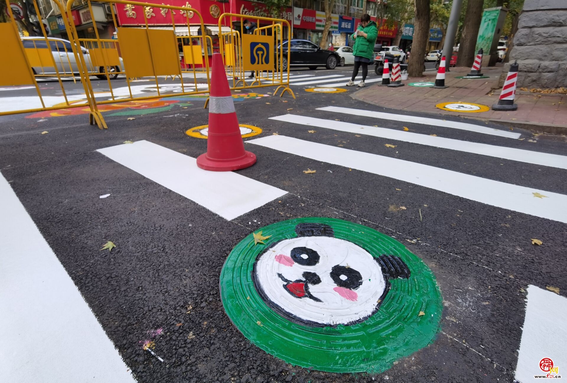 巨幅中国风彩绘地画亮相济南老商埠区