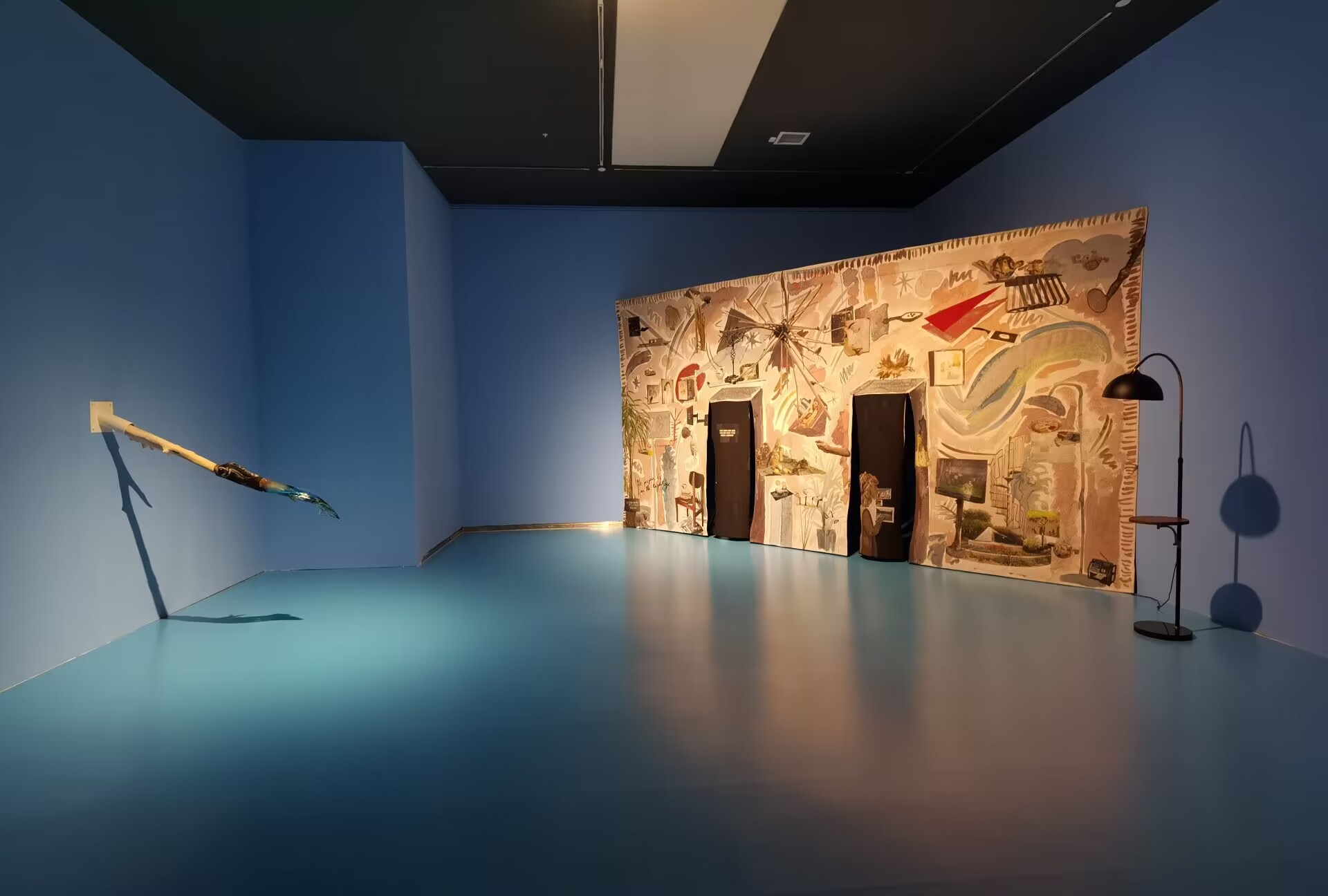 “共生世界—2022济南国际双年展”帷幕揭开 济南市民感受当代艺术的光影魅力