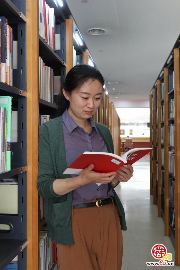 融媒·画像丨图书馆员，一份看似轻松，实则很“烧脑”的工作——城市“领读人”