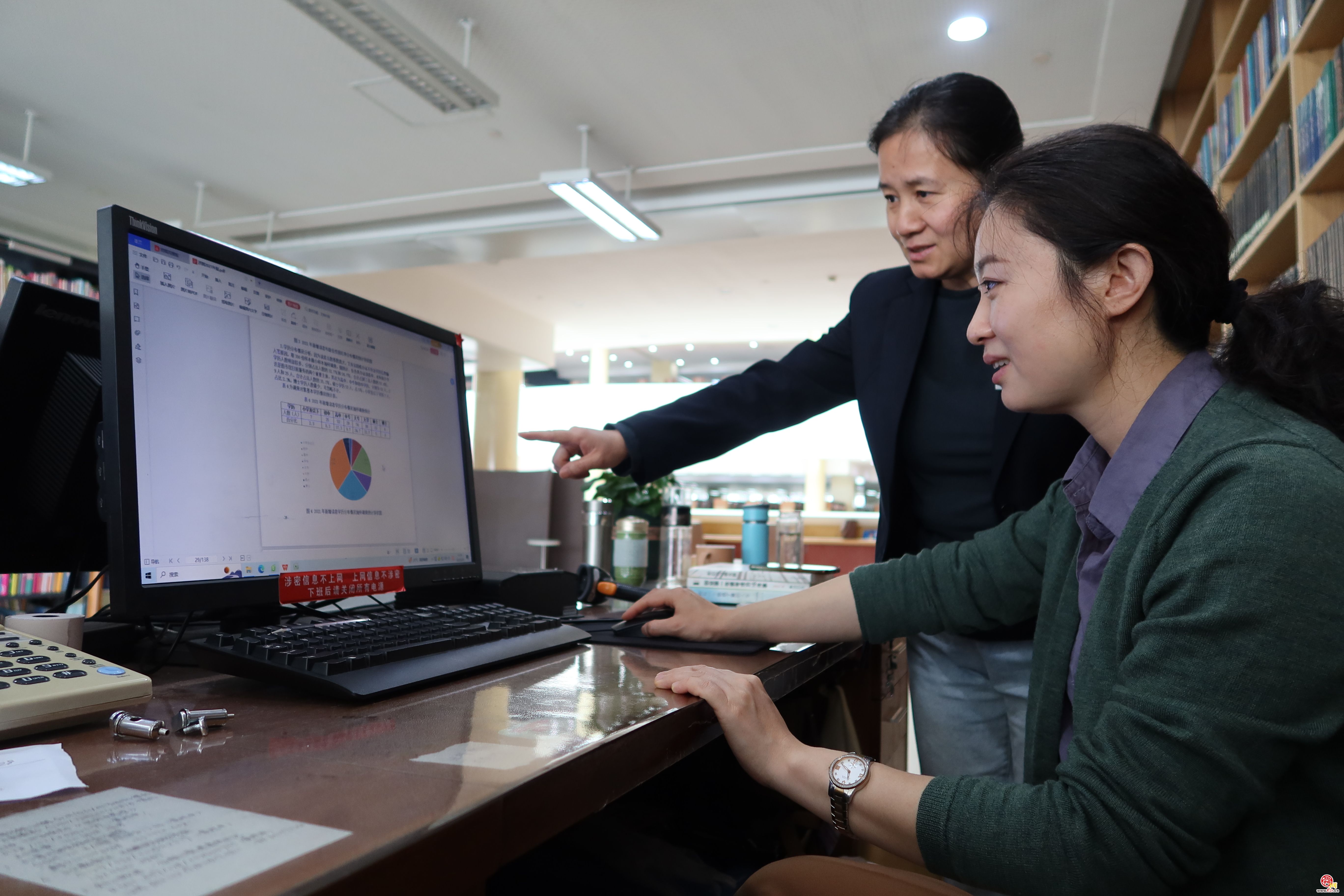 融媒·画像丨图书馆员，一份看似轻松，实则很“烧脑”的工作——城市“领读人”