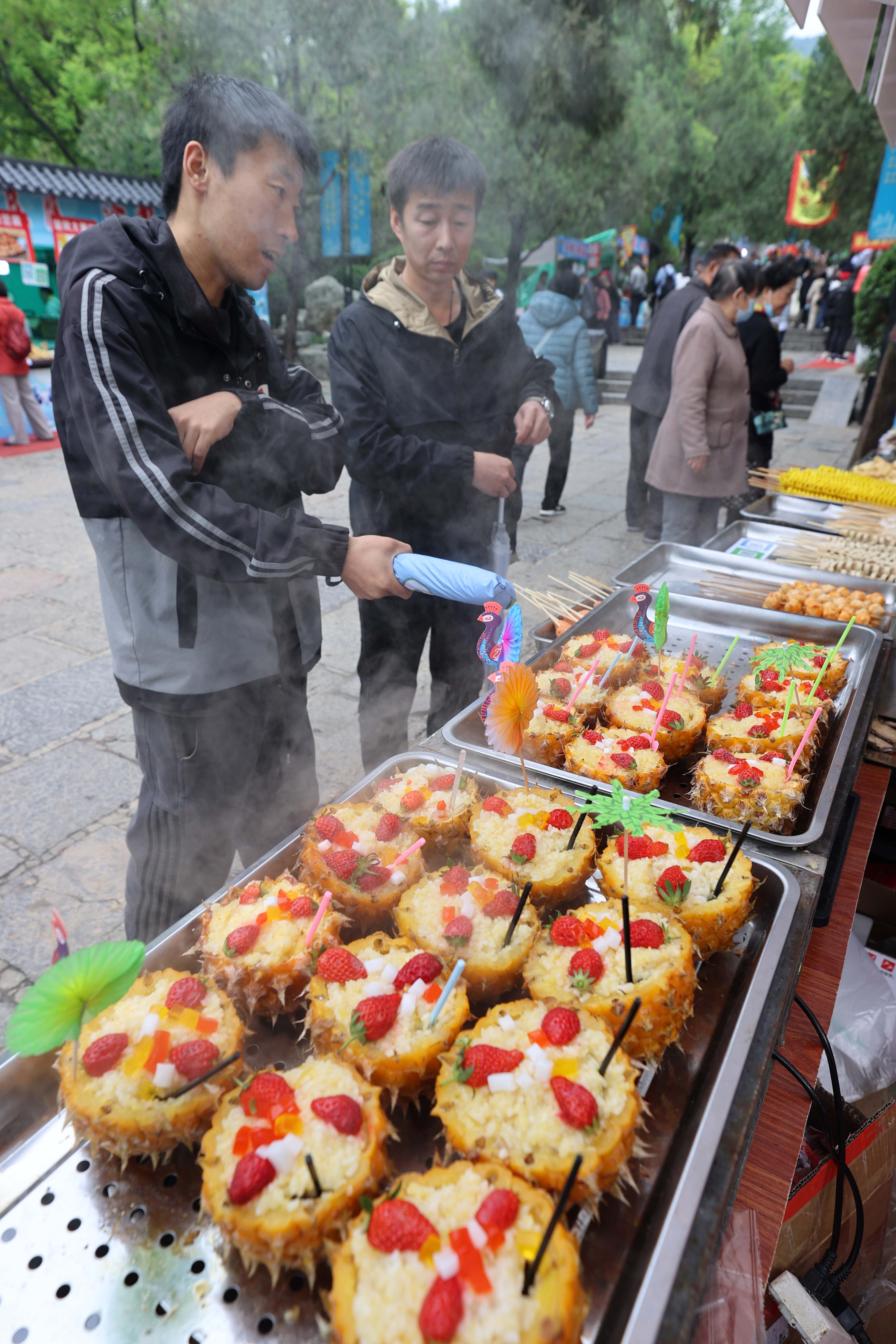 错峰逛庙会 轻松品购玩