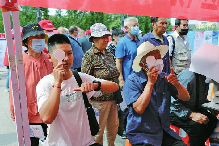 山东第一医科大学联合济南国际医学中心举办大型义诊活动 专家齐聚泉城广场，把健康送到“家门口”