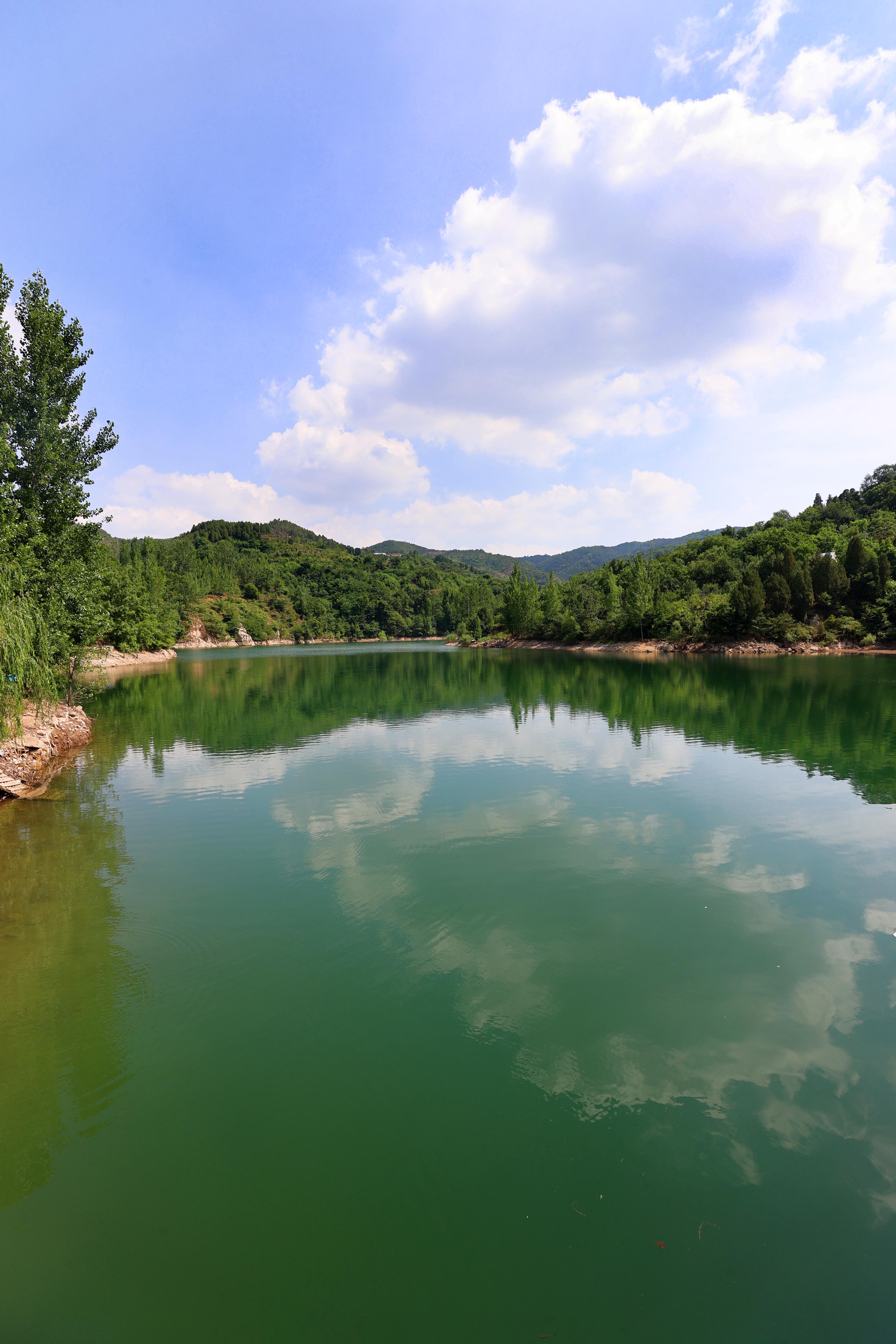 这么近那么美 去南山下罗伽水库赏水天一色醉人风景