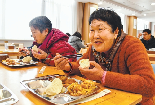老年助餐服务暖民心