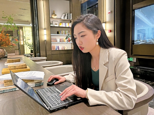 “短视频+直播”之风刮向房产行业 走在房产主播赛道上的TA们