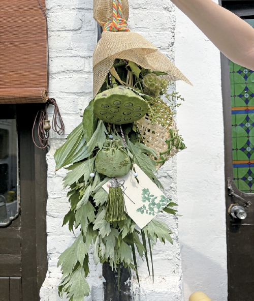 我们的节日·端午｜艾草门挂、艾草花束……“仪式感消费”解锁端午节新玩法