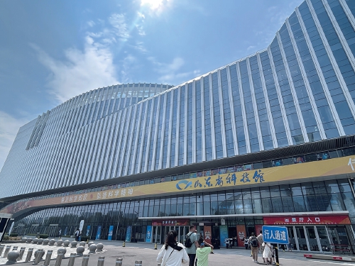 “黄金3分钟”抢不到票 第三方平台118元一张 山东省科技馆：暑期预约人数较多，可关注退票信息