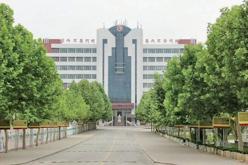 济南市莱芜第二中学：启航新征程，铸就教育梦