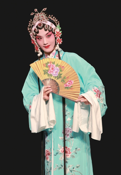 村头耍水袖的小姑娘如何变“梅花”？柳子戏“摘梅记”