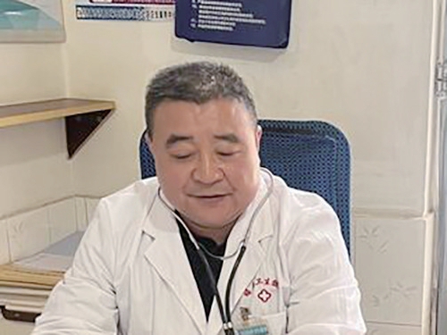 “济南好人”魏华永：厚厚的欠条，无悔的村医