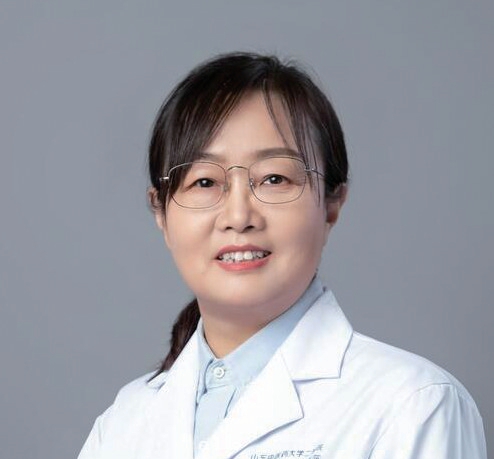 “济南好人”郭玉婷：万米高空上演一场紧急救治
