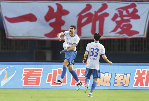 两球领先被追平，泰山队2比2河南队