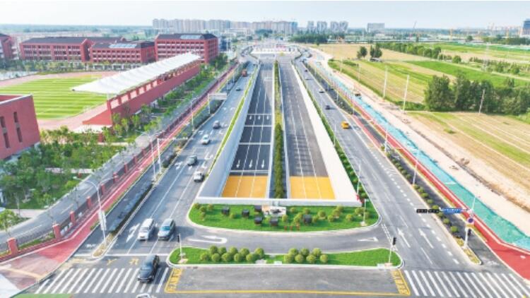 济泺路北延黄河隧道工程，新建收费站基本建成