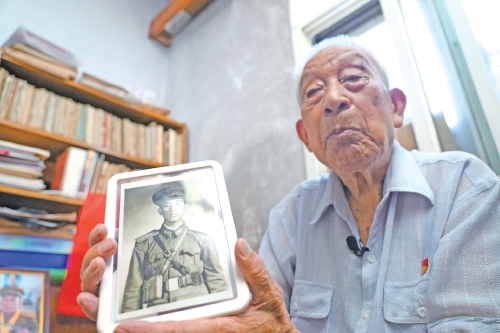 百岁老兵滕西远:"祖国需要,我随时报到"