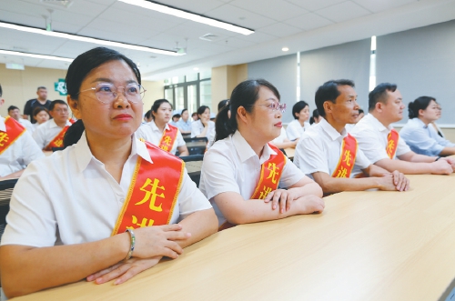 济南市荣军优抚医院揭牌 开启优抚医疗新篇章