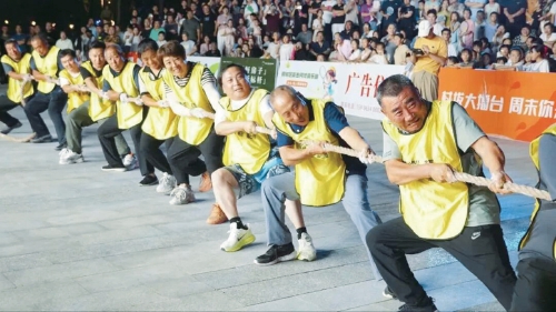 “村拔”大热，济南钢城流行“秀肌肉”