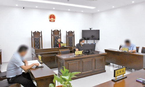 法官来到综治中心