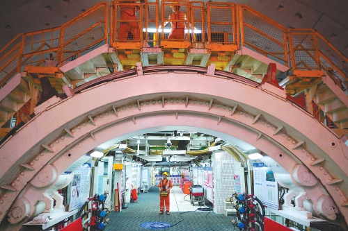 济南航天大道穿黄隧道建设取得阶段性进展 “启航号”盾构机掘进过半