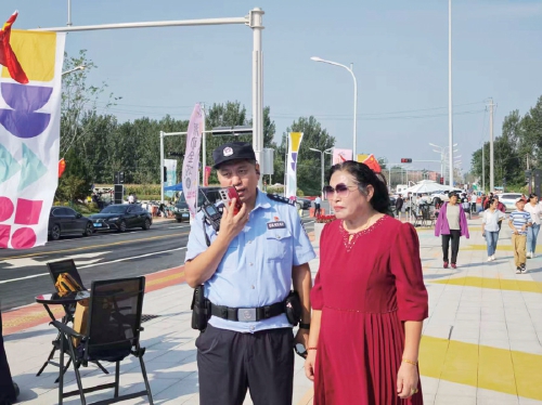 起步区公安全力守护景区安全 “鹊山”风光无限好 平安“警”色入画来