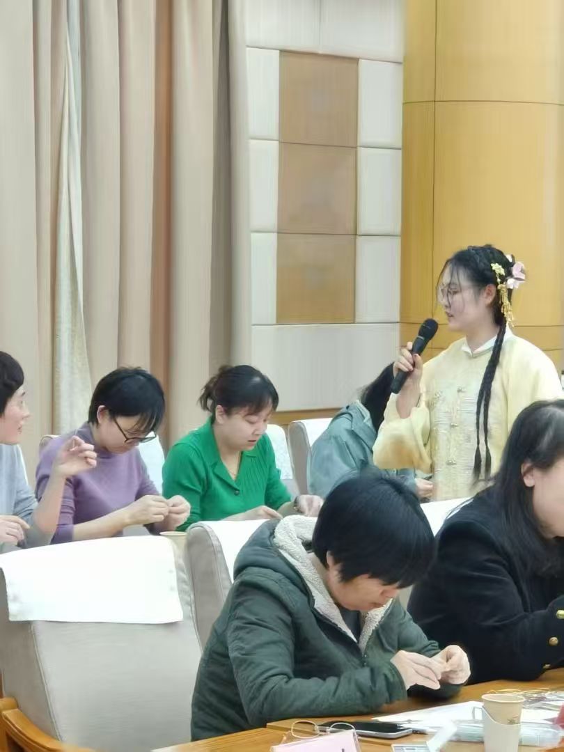 融媒·见证丨我在百花洲这一年：从“小白”到“主理人”，一名大学生的“创业逆袭”