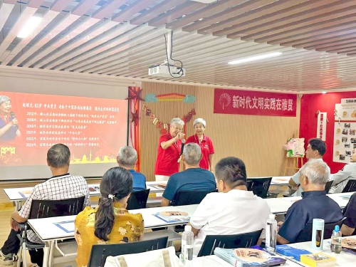 银龄志愿服务队绘就“最美夕阳红”——济南市20万名银龄志愿者变身“参与者”织密养老服务暖心网