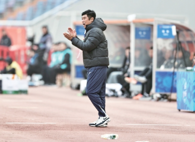 0:4不敌云南玉昆，泰山队遭遇赛季首败