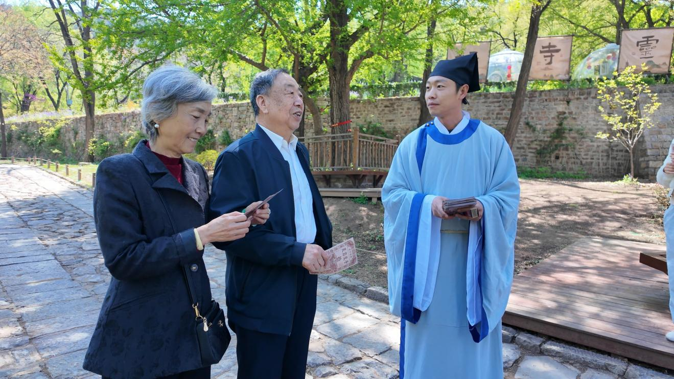 融媒·见证丨手拿票根，尽享折扣——乡野间的“票根经济”