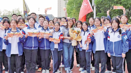 “老班节”，真暖！