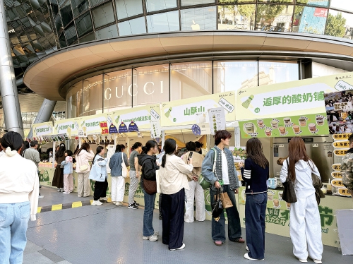 家电的“根”、首店的“新”、市集的“闹”、城商的“融”……老牌金街泉城路靠什么重新聚拢人气？