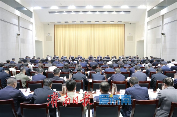 市委常委会召开扩大会议 传达学习党的二十届五中全会精神 推动持之以恒推进全面从严治党各项部署要求落实落地